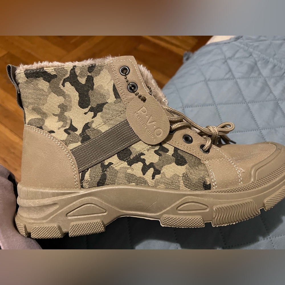 Men’s Tan Camouflage Fleece Boots